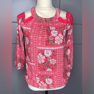 Soho New York & Company Cold Shoulder Top Women XS Lace Floral 3/4 Sleeve Halter
